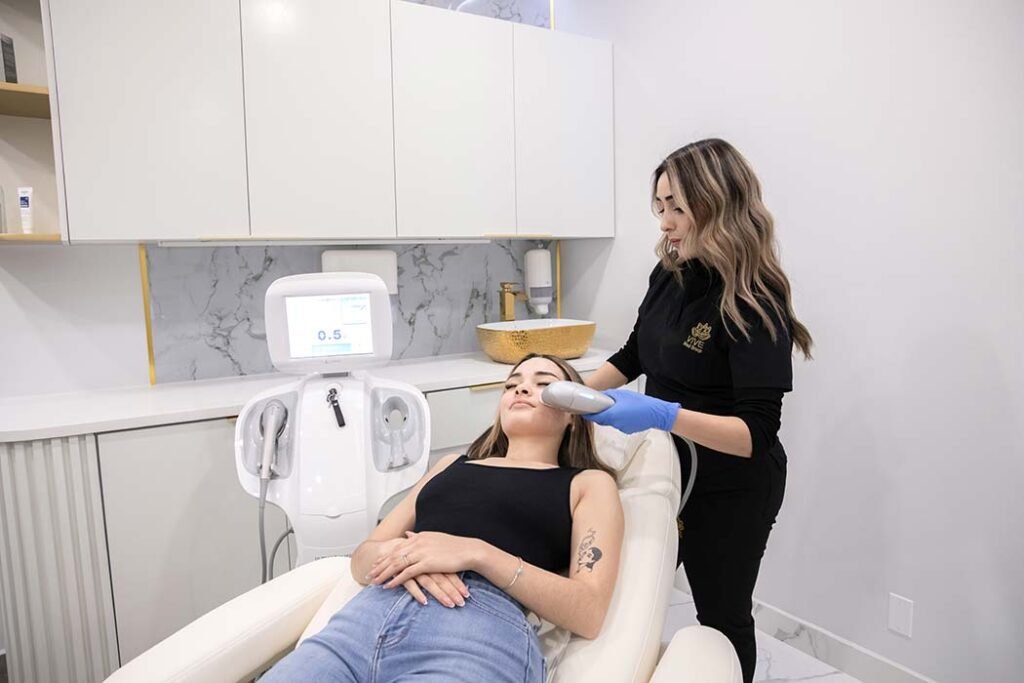 Patient undergoing Ultraformer III treatment at Vive Laser Center Tijuana, receiving non-invasive HIFU therapy for skin tightening, lifting, and collagen stimulation.
